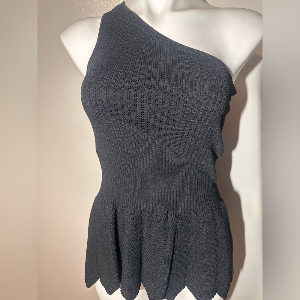 Chic Black One-Shoulder Top
